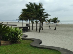 Apartamento Vista 500mts do Mar - Comércio Próximo